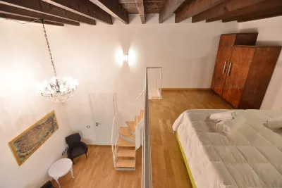 IzzHome City Center Cozy