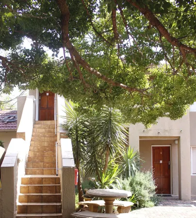 African Sky Bed and Breakfast Отели в г. Крюгерсдорп