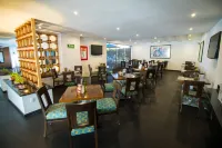阿特納斯廣場飯店 - 早餐
