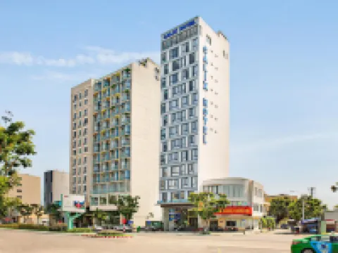 Calix Hotel Hotels near Dragon Bridge