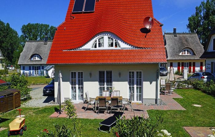 Holiday House Nightingale, Glowe
