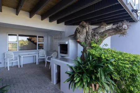 Dockside Отели в г. Порт-Альфред