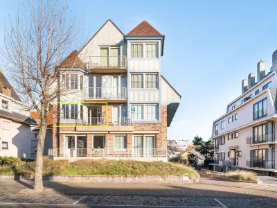 Apartment Near Dunes and Sea