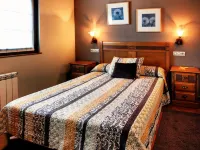 Apartamentos Rurales "La Torre" y "El Pielago" Hotels in Valdes