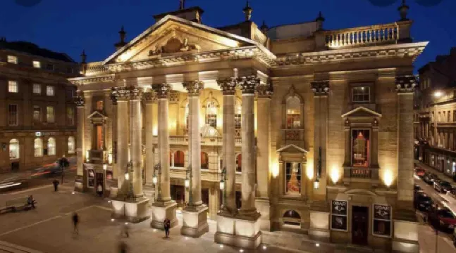 Exclusive 4-Bed House 10 Minutes from Newcastle