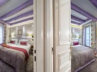 Hotel Le Relais Montmartre Hotels near Montmartre