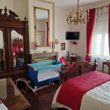 B & B les Secrets des Loges Hotels near Calais District Courthouse