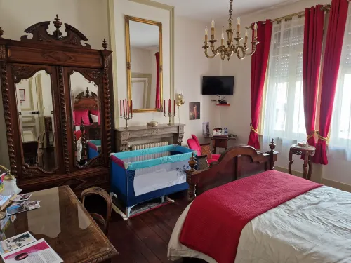 B & B les Secrets des Loges Hotels in Calais