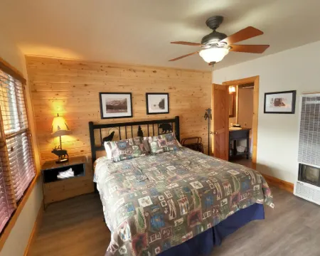 Creekside Lodge Hotels in Alpine County
