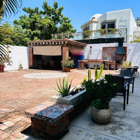 Meson del Capitan Apartments