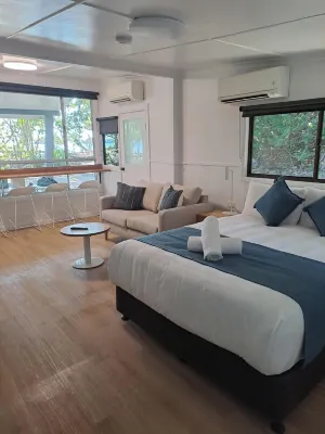 Cape Hillsborough Nature Tourist Park Hotels in 