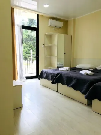 Gurya Отели рядом с достопримечательностью «ქობულეთის ბულვარი»