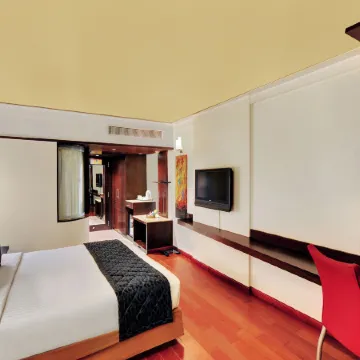 Iris the Business Hotel Отели рядом с достопримечательностью «Гаруда Молл»