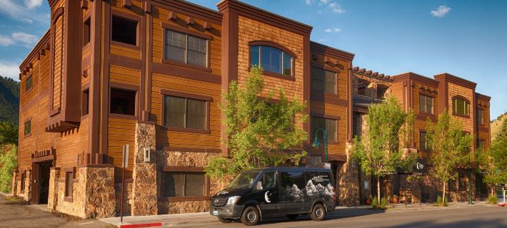 The White Buffalo Club Hotels in Jackson