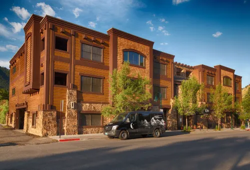 The White Buffalo Club Hotels in Jackson