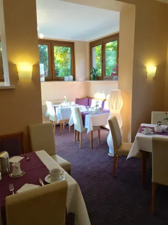 Hotel Elisabetha Garni Отели рядом с достопримечательностью «Ганноверская Высшая школа музыки и театра»