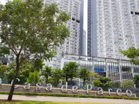 公園尊爵開放式公寓民宿 Cisauk住宿飯店