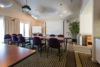 Coral Reef Inn & Condo Suites Hotels in Alameda