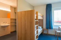Zug Youth Hostel Hotels in Рисч