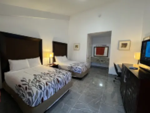 Bass Inn - Choke Canyon National Park Hotels in Three Rivers