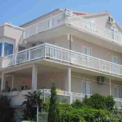 Apartments and Room Dar Hotel Exterior