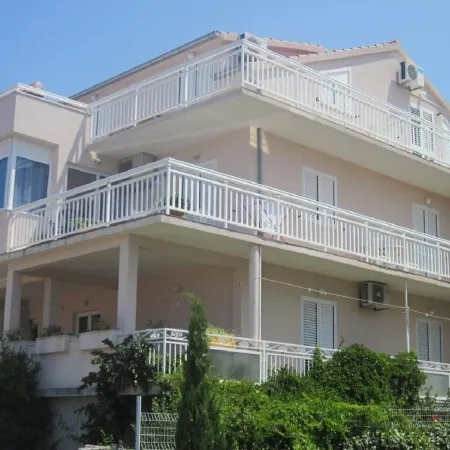 Apartments and Room Dar