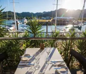 Absolute Waterfront Magnetic Island Hotels in Horseshoe Bay