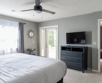 Making Memories in the Foothills Mickey Gilley Grand Shanghai Theatre 주변 호텔