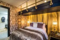 Historic DC Firehouse Penthouse Loft Hotel a 