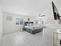 High Desert Cozy Nest!Big & Cozy Desert Getaway/4BR•3BA•Hot Tub&Fire Pit