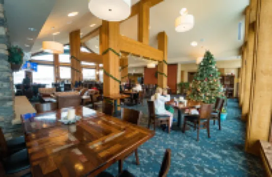 Ski-in/Ski-Out with Cozy Living Space - Gorgeous Luxury Retreat