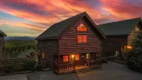 Spectacular Views, Pool and Hot Tub - Majestic Retreat