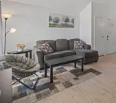 Cozy 2 Bed 1 Bath Home near IAH