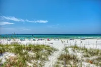 Gulf Views! Only 30 Seconds to the Beach Modern Amenities Meets Vintage Charm Hotel di Inlet Beach