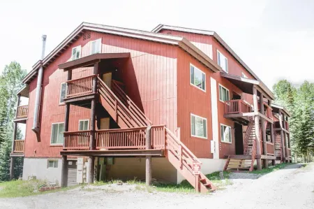 Wood-Burning Fireplace and Spectacular Views - Charming Ski Haven