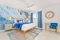 Game Room and Hot Tub with Mountain Views - Charming Retreat