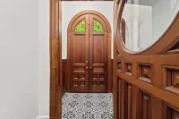 Steps to Columbia and Morningside Park - Spacious Chic Retreat Hotel di Edgewater