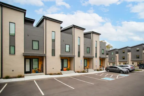 Modern Design and Spacious Balcony - Stylish Downtown Haven