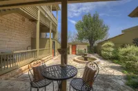 Fountain Suite-Stay Right on Historic Main Street in the Heart of Fredericksburg - Træningscentre