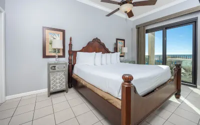 Gulf Views and Pool Access - Inviting Coastal Escape Perdido Key附近的飯店