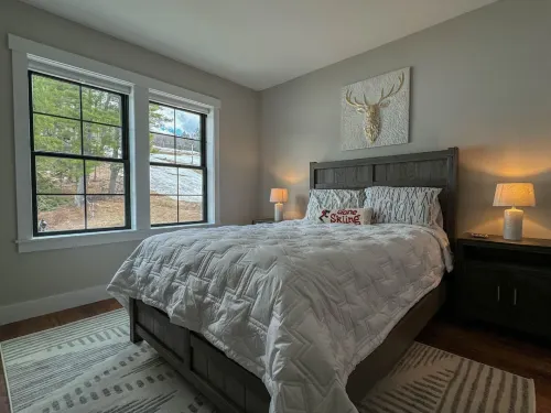 Cozy Fireplace and Access to Pool and Hot Tub - Stunning Mountain Retreat