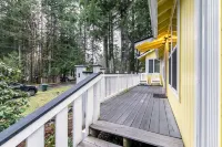 Cozy Whimsy - Hot Tub, Game Room, Outdoor Kitchen Hotels in Lewis County
