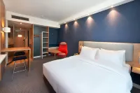 Holiday Inn Express and Suites Monheim am Rhein Các khách sạn gần Pfarrei St. Gereon Monheim