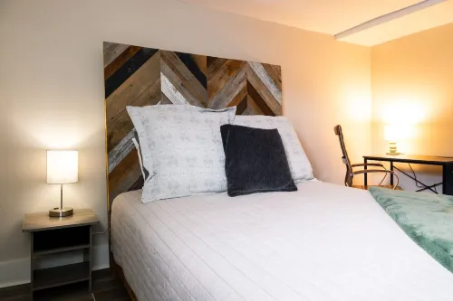 Charming Historical Hideaway with Unique Decor - Delightful Urban Retreat Hotels in Knox County