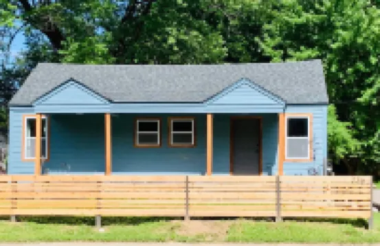 Relaxing Backyard and Cozy Seating Area - Charming Urban Haven