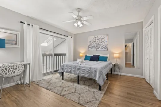 Cozy Cottage with Spacious Backyard and Gourmet Coffee - Charming Haven