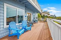 Panoramic Ocean and Sunset Views with EV Charging available