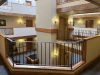 Cozy Fireplace and Stunning Aspen Views - Charming Ski Retreat