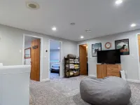 Unobstructed Views and Spacious Living - Serene Mountaintop Retreat