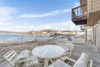 Elegant Haven - High-Speed WiFi, AC, Stunning Views